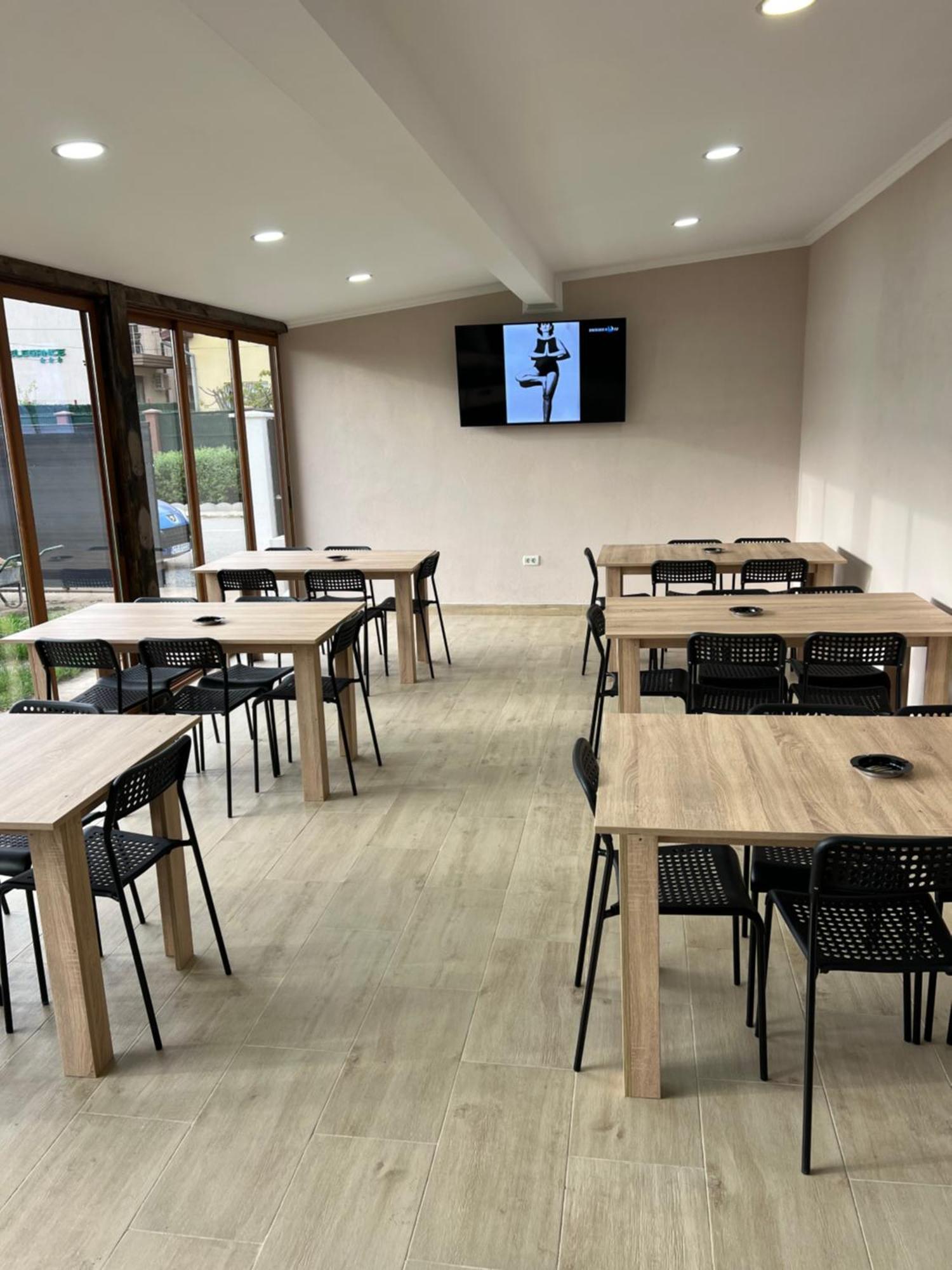 Pensiunea Riviera คอสติเนช ภายนอก รูปภาพ