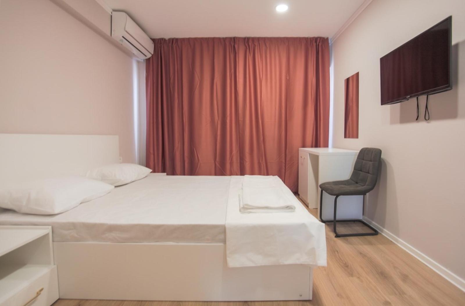 Pensiunea Riviera คอสติเนช ภายนอก รูปภาพ